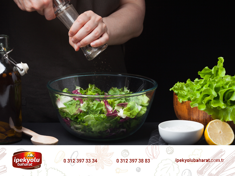 Mayıs Ayında Salatalar İçin Hangi Baharatlar Kullanılır?