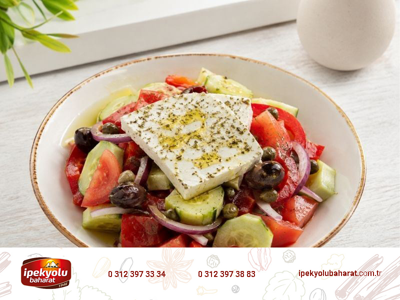 Yaz Salatalarında Hangi Baharatlar Kullanılır?